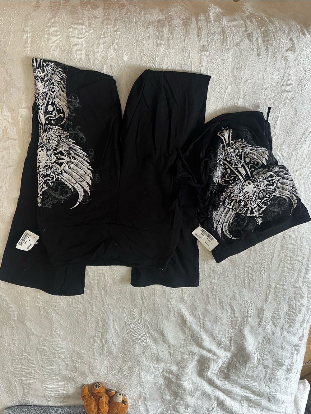 Black Graphic Winged Skull Top Set - Picture 4 of 4